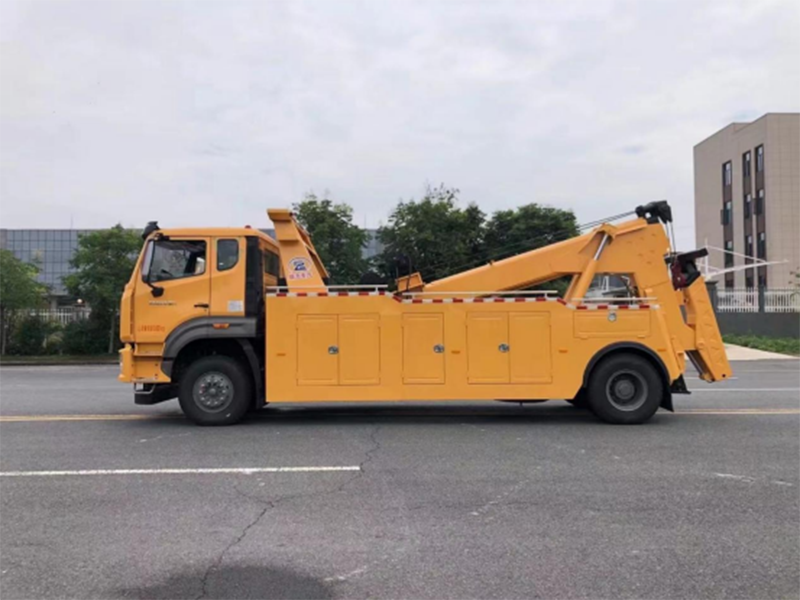 國(guó)六重汽豪瀚拖吊聯(lián)體黃牌清障車