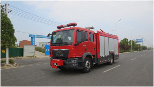 AP40/M6德國曼壓縮空氣泡沫消防車（城市主戰消防車）